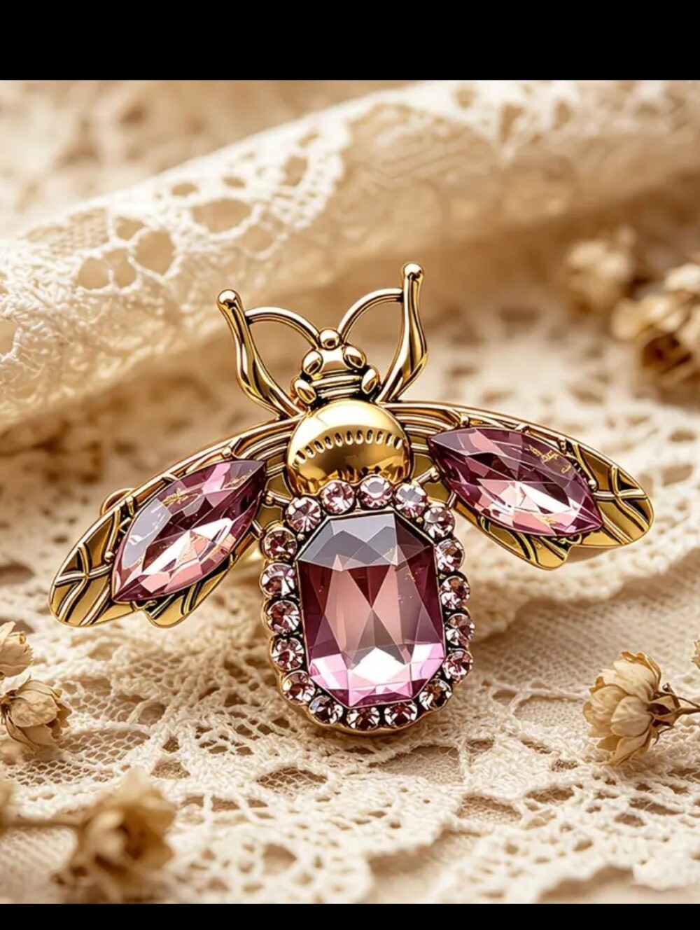 🆕️🐝 Gold-tone Bee Brooch / Pin with Pink Crystal Accents 🐝